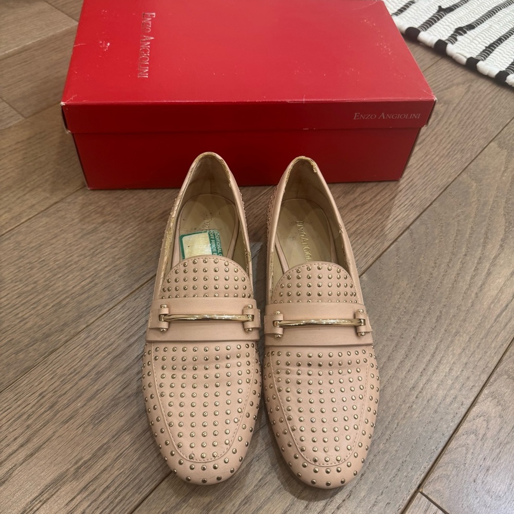 🚨 Enzo Angiolini Blush & Gold Studded Loafers